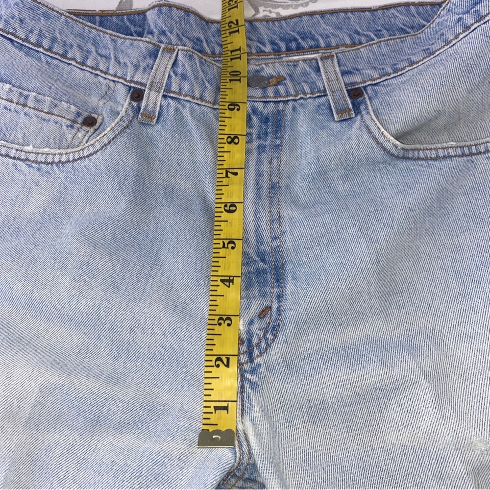 Vintage Levis 550 Relaxed Jeans
Light Blue Faded Denim
Made‎ USA 90s - Picture 14 of 14
